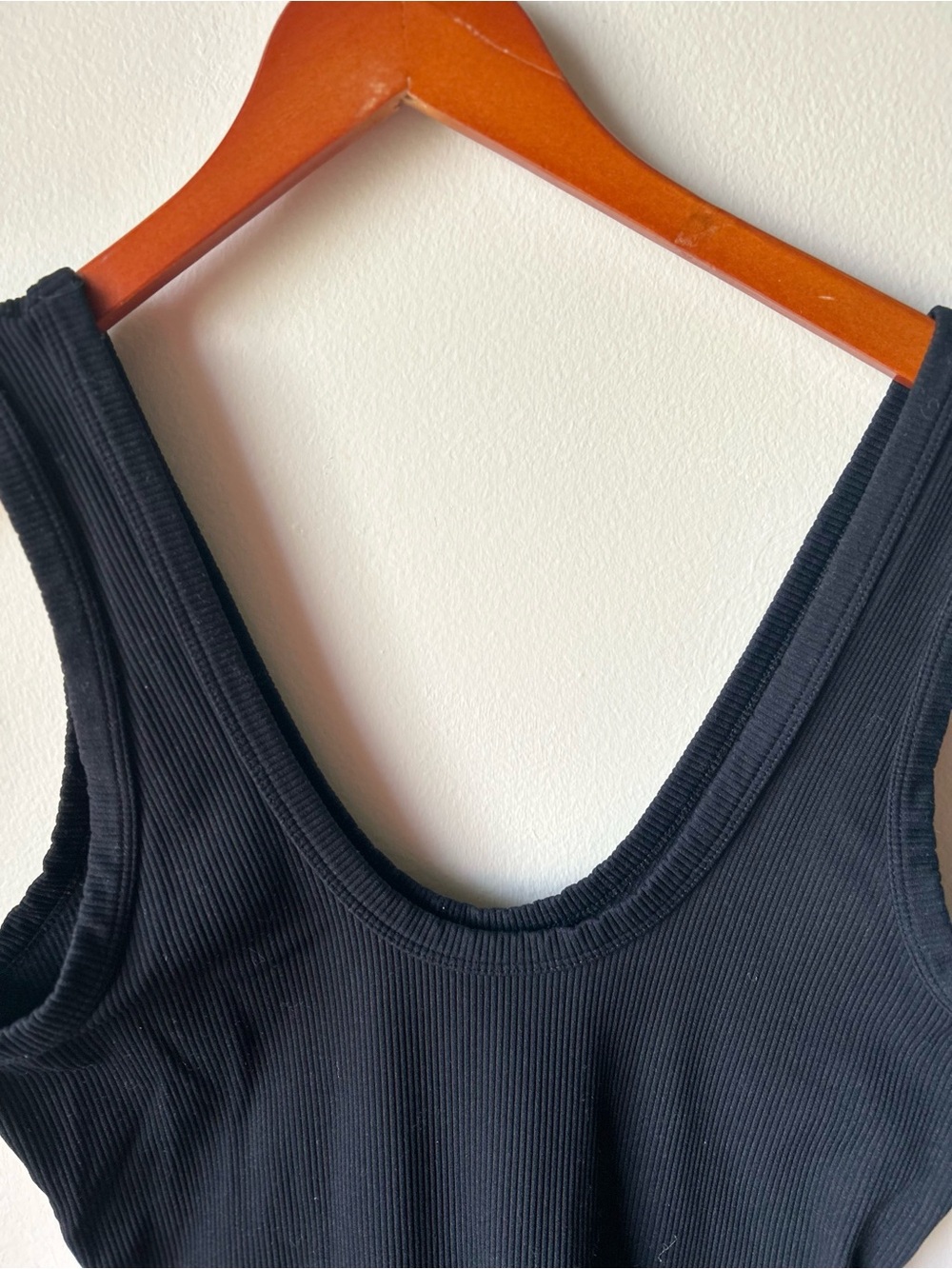 ABERCROMBIE & FITCH Black Ribbed Scoop Neck Bodysuit Size Large - Picture 4 of 8